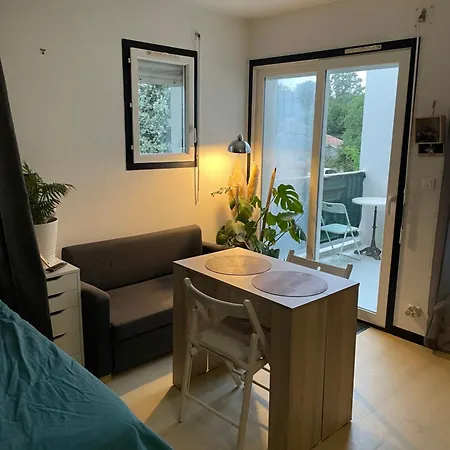 Cosy Proche Bordeaux Avec Balcon Appartement